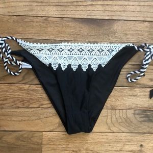 NWT Rellecigia Bottoms, M